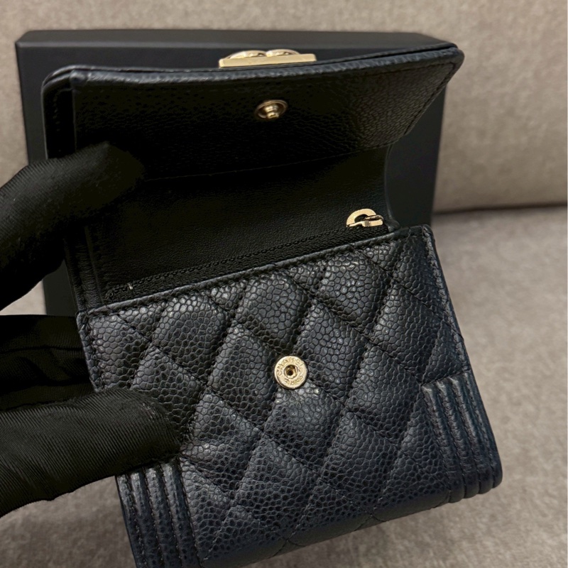 香奈兒BOY黑金三折錢包-3