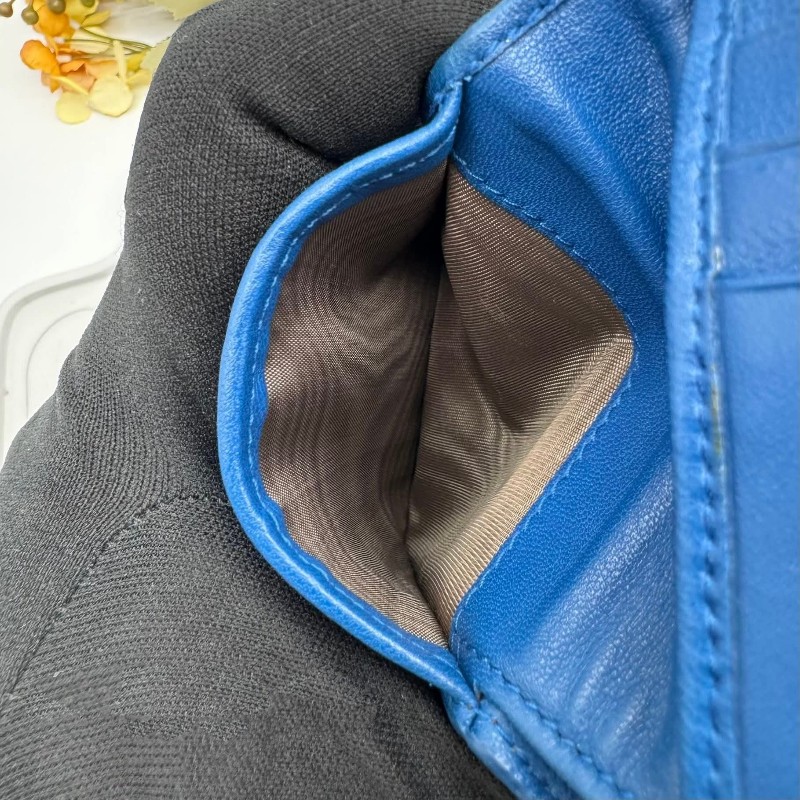 BOTTEGA VENETA BV經典編織小羊皮咖啡色撞色短夾-22