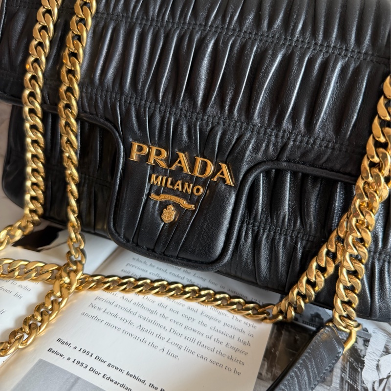 普拉達 黑色皮革 托特包 手提包 腋下包 側背包 斜挎包 斜背包 皮革  褶皺鏈條包 Prada Matelassé  chain bag-7