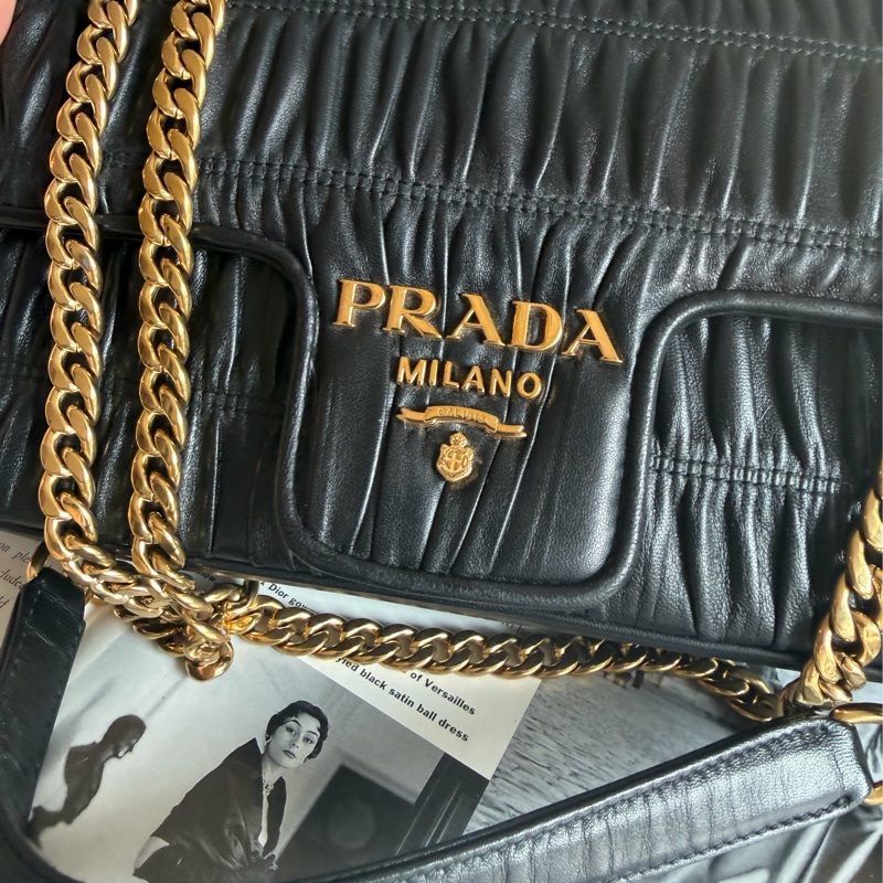普拉達 黑色皮革 托特包 手提包 腋下包 側背包 斜挎包 斜背包 皮革  褶皺鏈條包 Prada Matelassé  chain bag-9