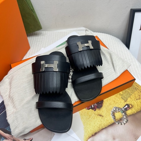 Hermes • 黑銀流蘇H釦拖鞋 全配有盒✔️