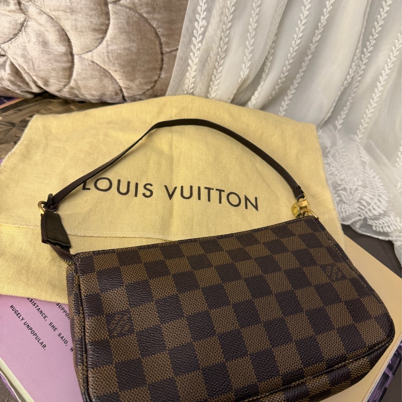 路易威登 麻雀包 腋下包 托特包 手提包 手拿包 爆款 棋盤格麻將包 腋下包 側背包 斜挎包 斜背包 褶皺鏈條包 Louis Vuitton Damier Ebène bag pochette-6