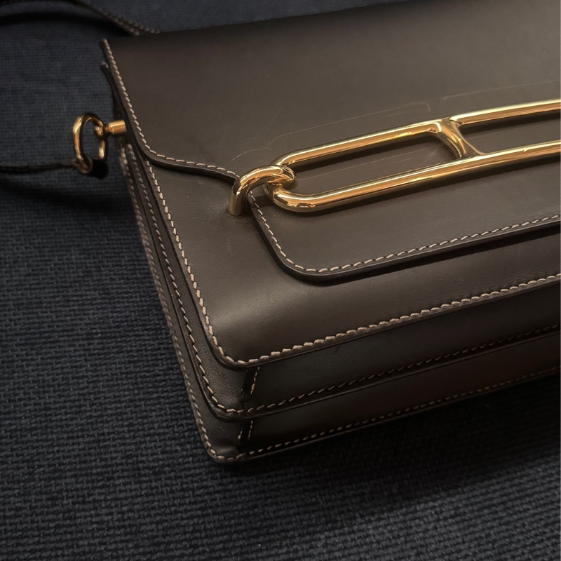 甜售HERMES愛馬仕ROULIS 23 豬鼻子方形斜背包 黑灰+淡金釦 x刻-17