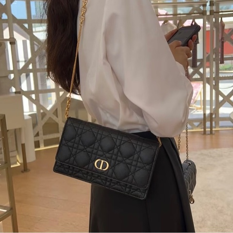 迪奧DIOR CARO WOC 黑金籐格紋小牛皮斜背包 S5134UWHC 絕美復古CD釦爆款天菜 🖤