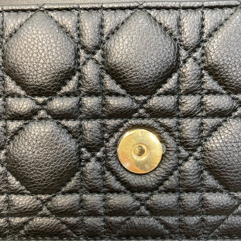 迪奧DIOR CARO WOC 黑金籐格紋小牛皮斜背包 S5134UWHC 絕美復古CD釦爆款天菜 🖤-17