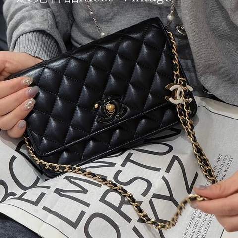 全新全配❤️新款❤️ 香奈兒 #soblack #旋轉扣 #woc #可調節