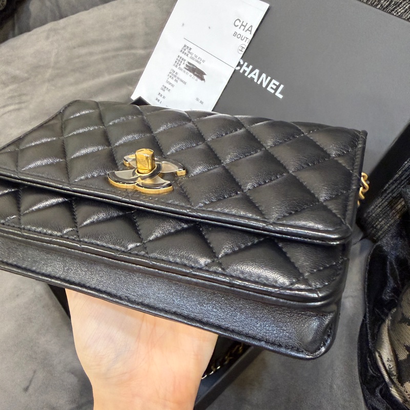 全新全配❤️新款❤️ 香奈兒 #soblack #旋轉扣 #woc #可調節-8