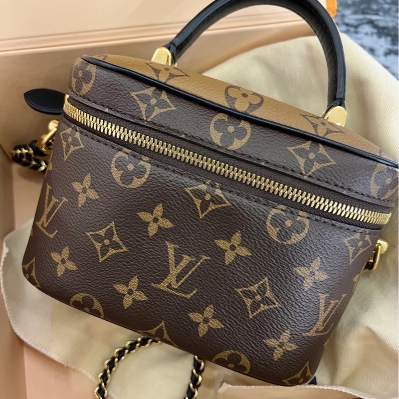 全新全配❤️晶片款❤️ #lv #老花 #新款 #化妝盒 #化妝包-0