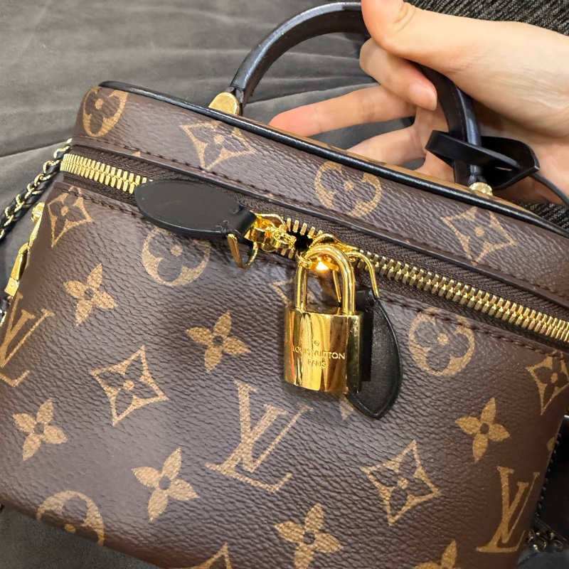 全新全配❤️晶片款❤️ #lv #老花 #新款 #化妝盒 #化妝包-4