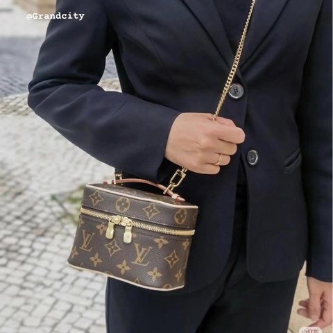 全新全配❤️ #老花 #nice #nano #化妝包