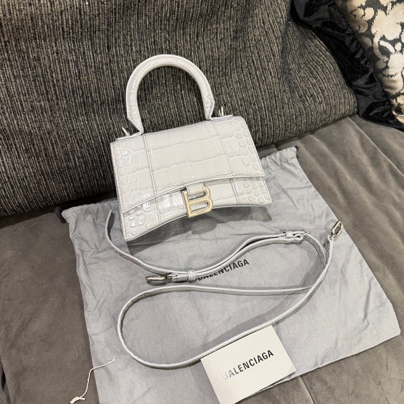 全新🈶購證❤️ 巴黎世家 #沙漏包 #灰色 #銀扣 #鱷魚壓紋 xs-4