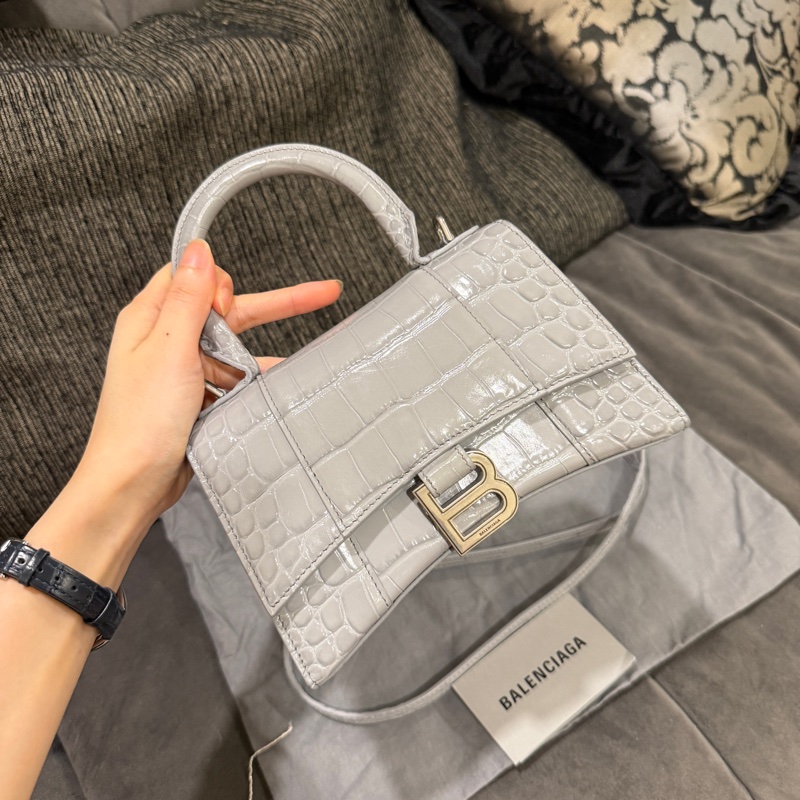 全新🈶購證❤️ 巴黎世家 #沙漏包 #灰色 #銀扣 #鱷魚壓紋 xs-5