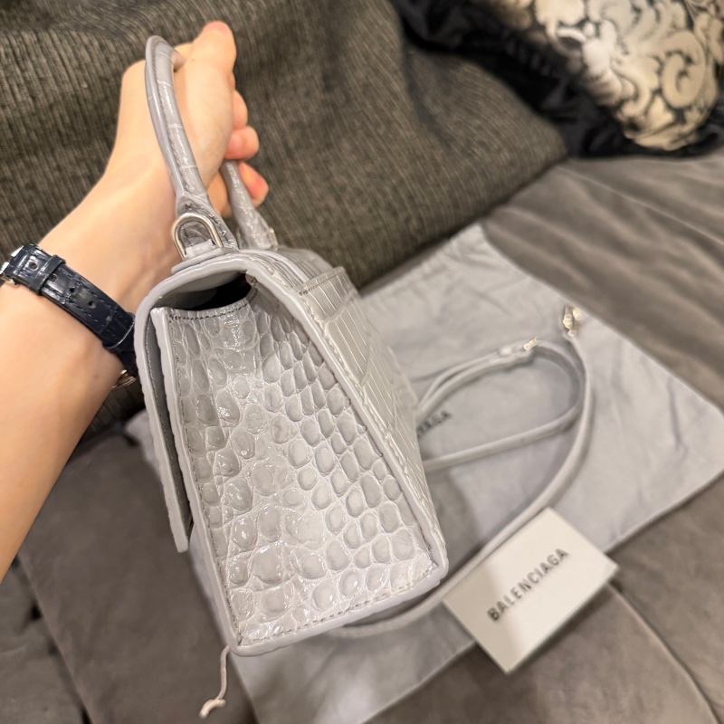 全新🈶購證❤️ 巴黎世家 #沙漏包 #灰色 #銀扣 #鱷魚壓紋 xs-7