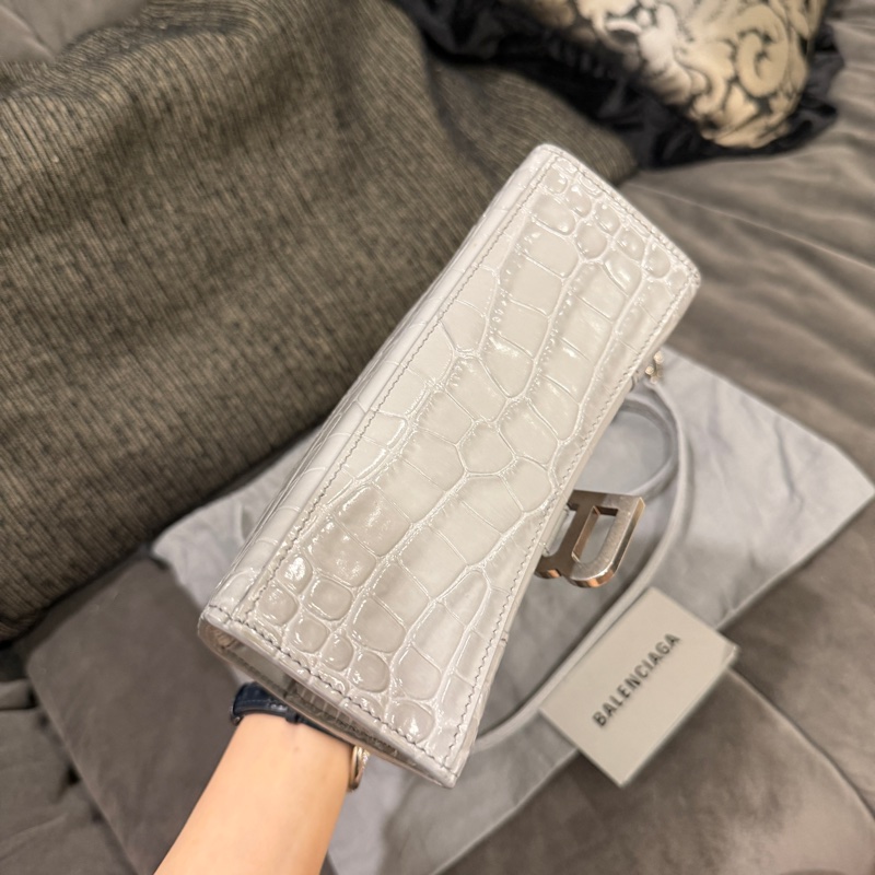 全新🈶購證❤️ 巴黎世家 #沙漏包 #灰色 #銀扣 #鱷魚壓紋 xs-9