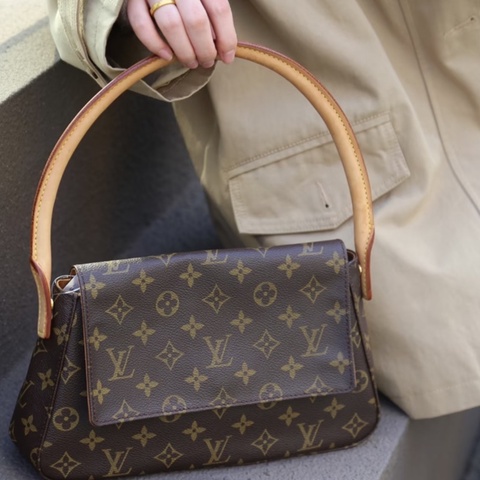 Louis Vuitton • Looping 經典老花翻蓋腋下包 小號