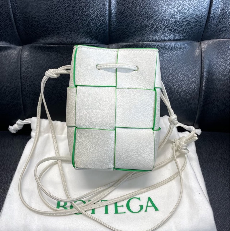 全新🈶購證❤️ bv #編織 #水桶 #mini #白色-1