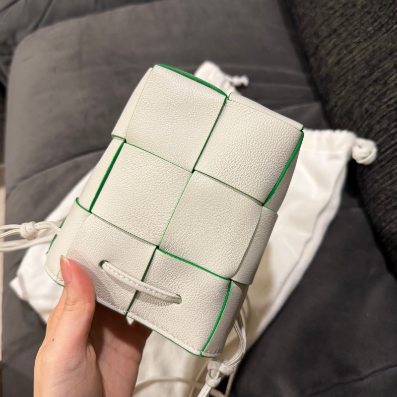 全新🈶購證❤️ bv #編織 #水桶 #mini #白色-7