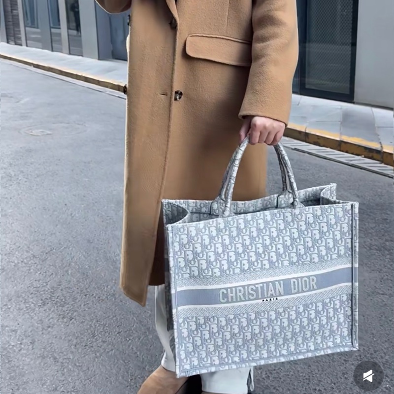 🈶購證❤️ #dior #托特 #booktote #老花 #灰色-0