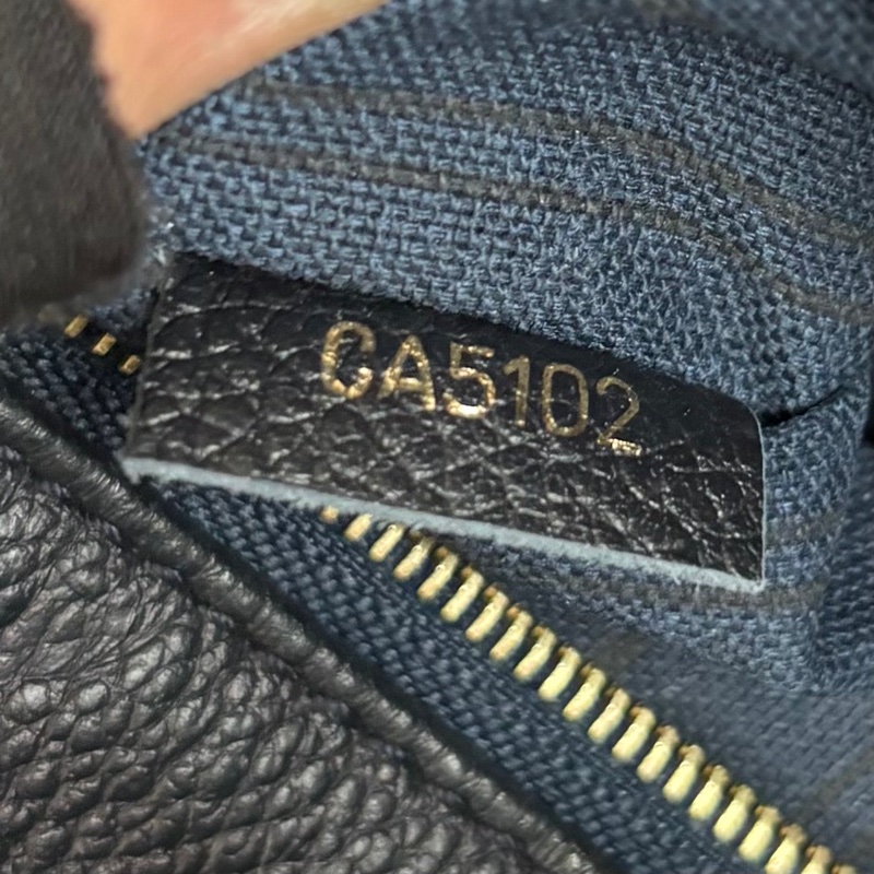 Louis Vuitton • 經典泫雅 Métis Hobo 全皮壓紋 3Way-8