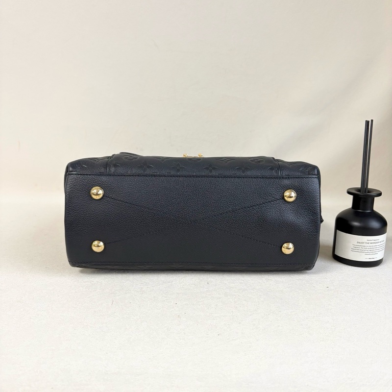 Louis Vuitton • 經典泫雅 Métis Hobo 全皮壓紋 3Way-9