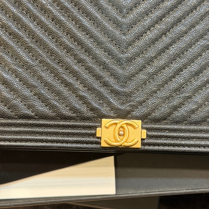 全新全配❤️ 香奈兒 #黑金牛皮 #leboy #V紋 #woc-3