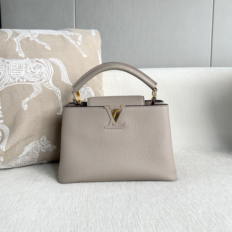 Louis Vuitton • 經典Capucines Bb 大象灰牛皮中號 有購證✔️-2