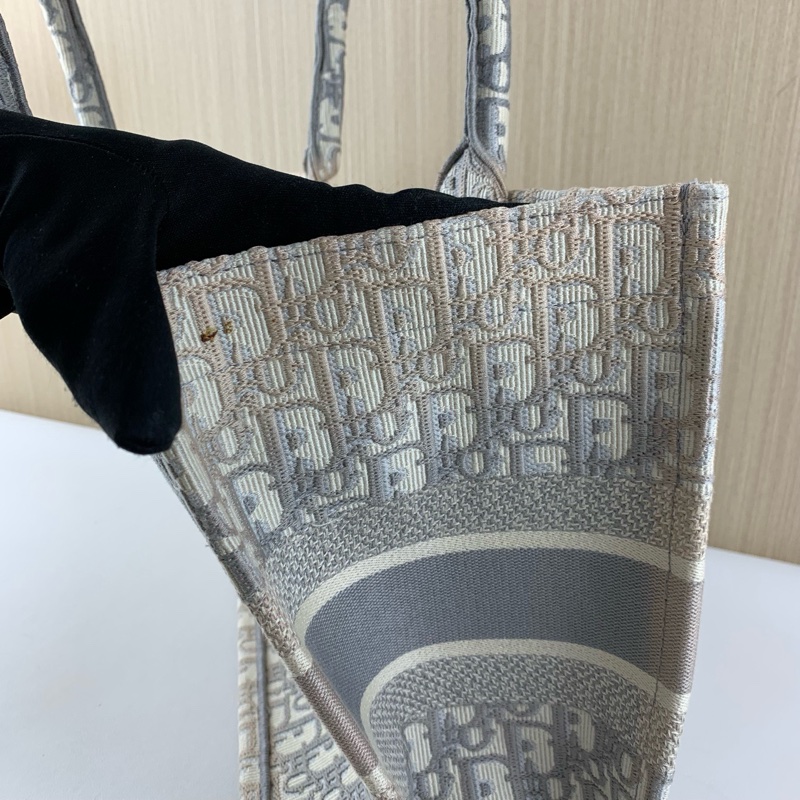 Dior • 經典Book Tote 灰色刺繡托特 中號 有購證✔️-15