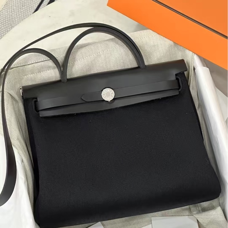 🈶23年購證❤️ 愛馬仕 #herbag31 #黑銀 #zip #帆布-2