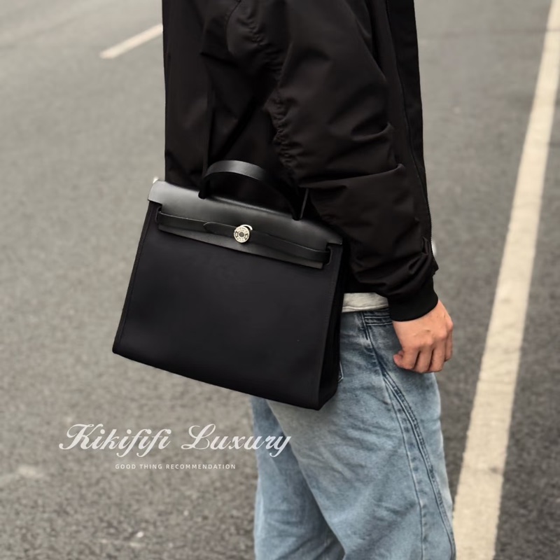 🈶23年購證❤️ 愛馬仕 #herbag31 #黑銀 #zip #帆布-3