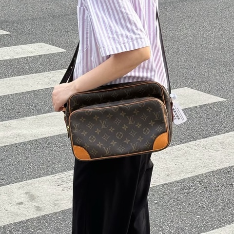 實用百搭99新🆕超低價😍Lv路易威登老花植鞣革橫版相機包單肩斜挎包