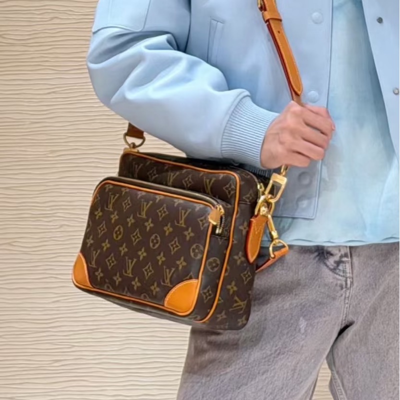 實用百搭99新🆕超低價😍Lv路易威登老花植鞣革橫版相機包單肩斜挎包-3
