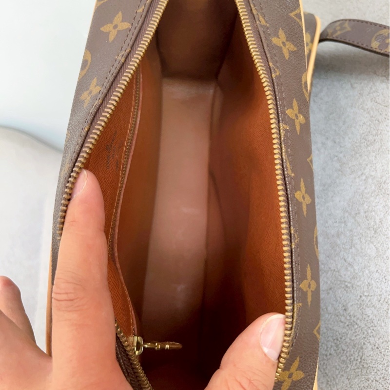 實用百搭99新🆕超低價😍Lv路易威登老花植鞣革橫版相機包單肩斜挎包-13