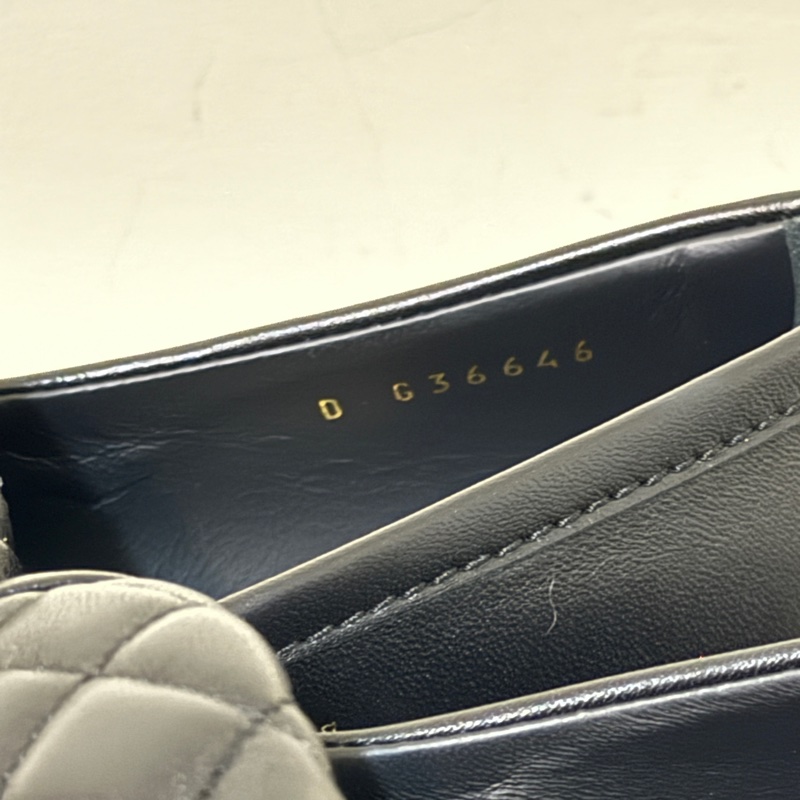 914intheair『全新』Chanel 香奈兒經典書包釦黑金樂福鞋 38-11