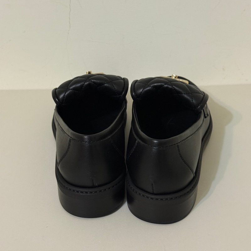 914intheair『全新』Chanel 香奈兒經典書包釦黑金樂福鞋 38-13