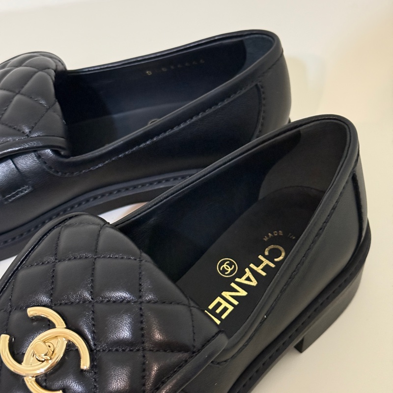 914intheair『全新』Chanel 香奈兒經典書包釦黑金樂福鞋 38-17