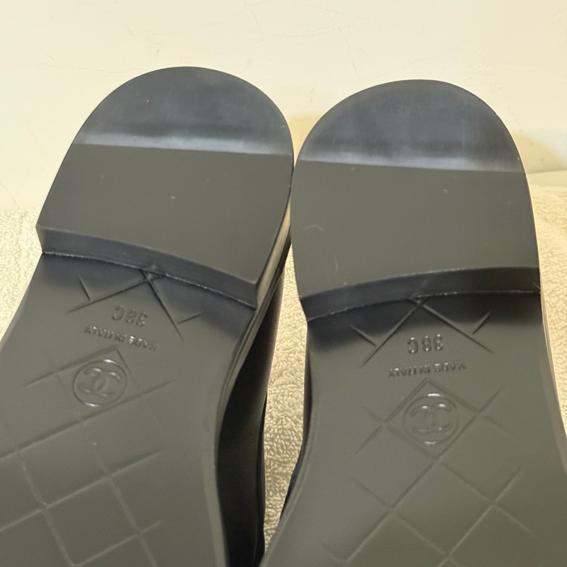 914intheair『全新』Chanel 香奈兒經典書包釦黑金樂福鞋 38-19