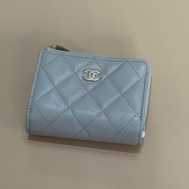 914intheair 『全新全配』Chanel 香奈兒 霧霾藍灰側拉鏈零錢袋三折迷你短夾-16