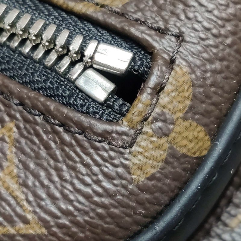 Louis Vuitton (LV) Josh牛皮Monogram印花雙肩包-31