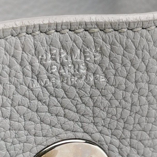 Hermes Lindy30純色旋扣單肩包Clemence（TC）牛皮銀扣08聖杯藍T刻-7