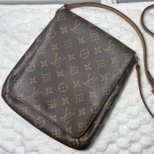 LV M51387 老花掀蓋斜背王妃包-0