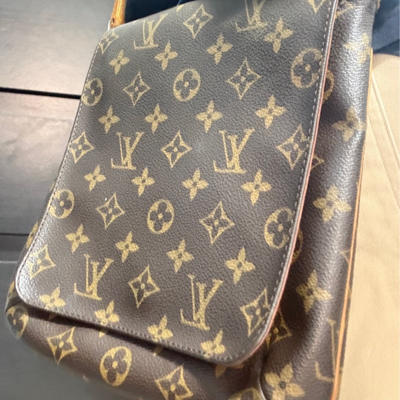 LV M51387 老花掀蓋斜背王妃包-3