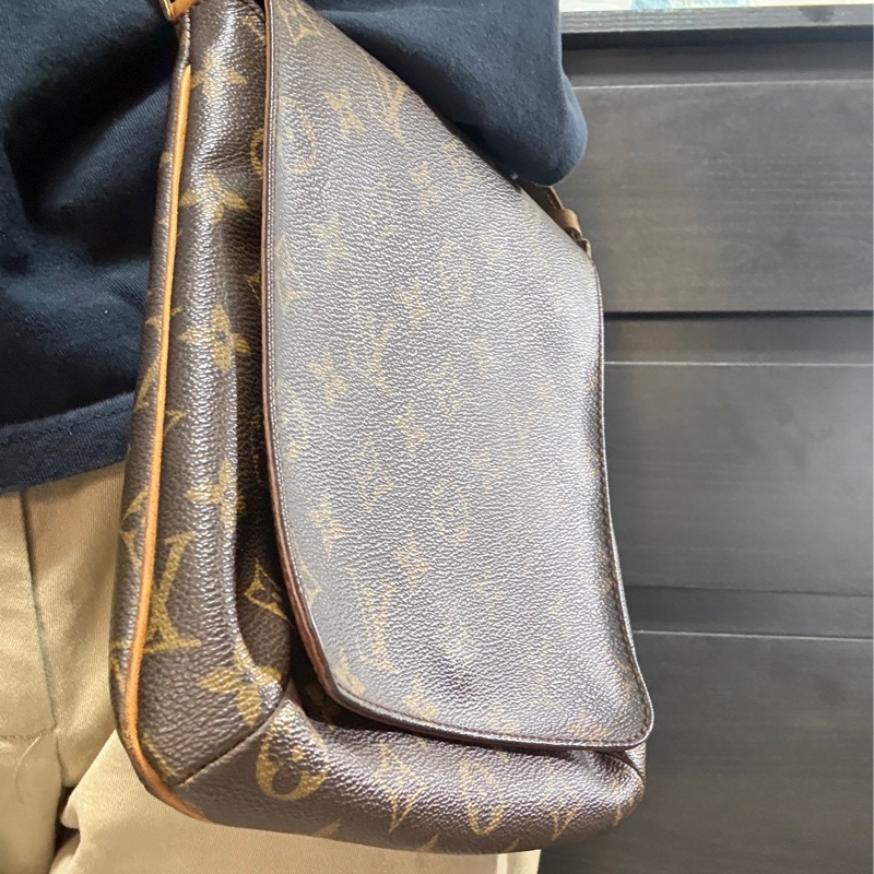 LV M51387 老花掀蓋斜背王妃包-4