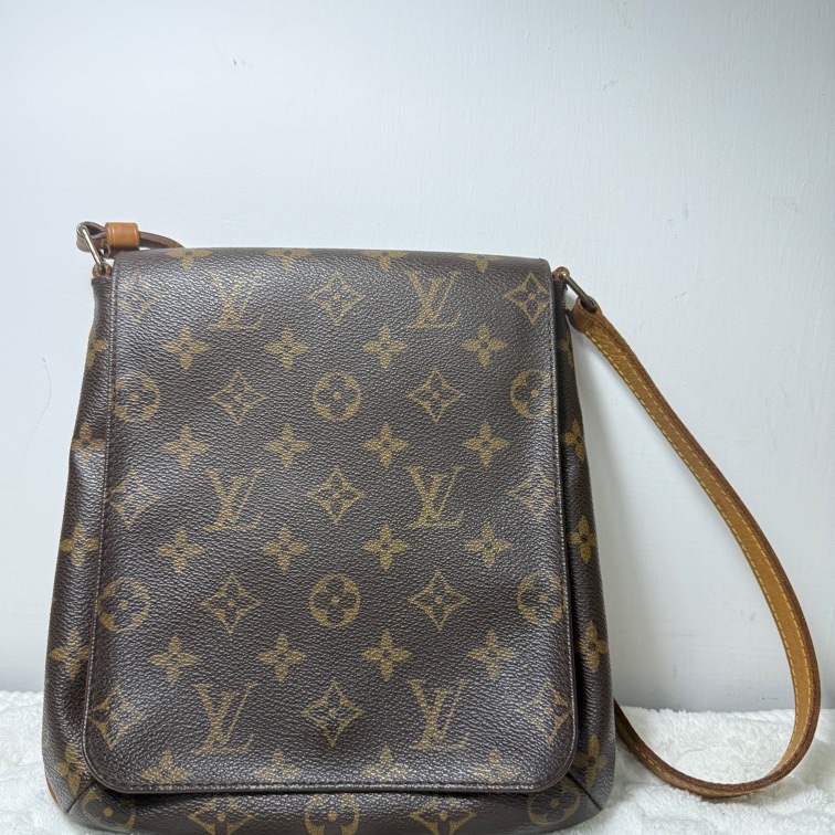 LV M51387 老花掀蓋斜背王妃包-5