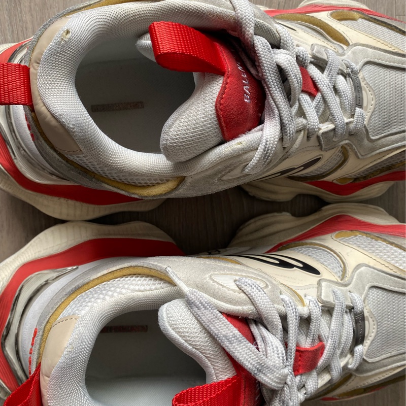 Balenciaga cargo sneaker worn out beige red-2