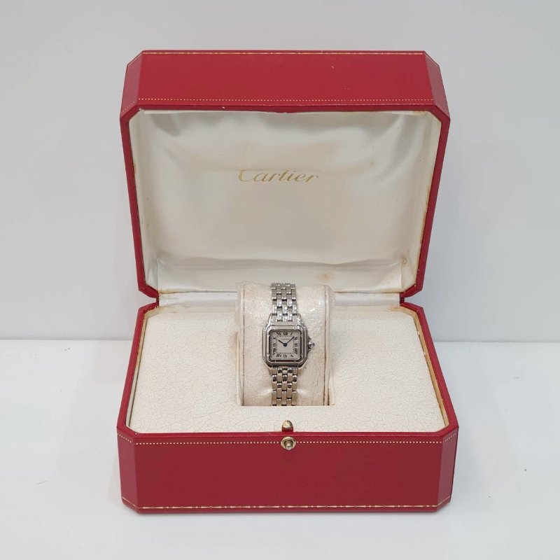 【大眾名錶】Cartier 卡地亞 W25033P5 Panthe 小型美洲豹 銀色羅馬時標面盤 摺疊扣 錶徑21.5mm 石英機芯 大眾名錶G1282-9