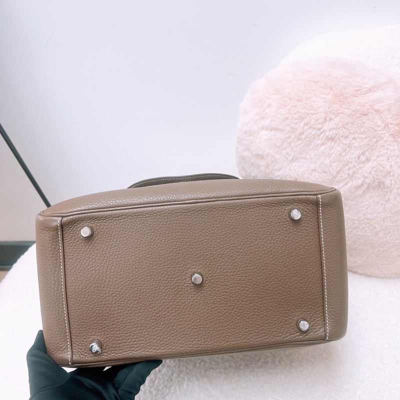 Hermes lindy 30 大象灰銀扣 D-1