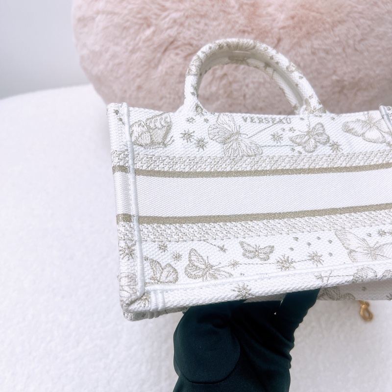 Dior book 金色蝴蝶刺繡迷你托特-7