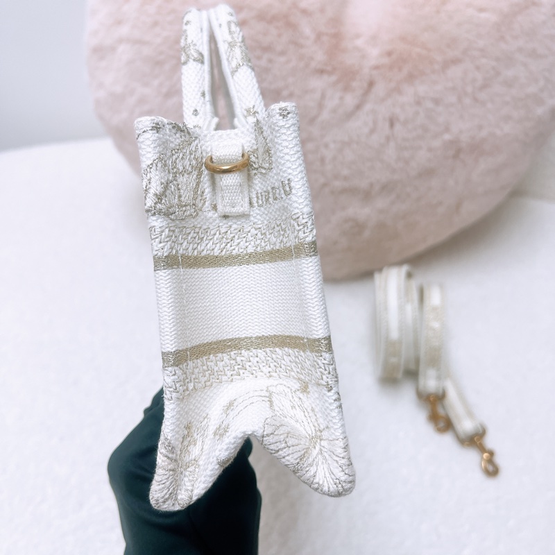 Dior book 金色蝴蝶刺繡迷你托特-9