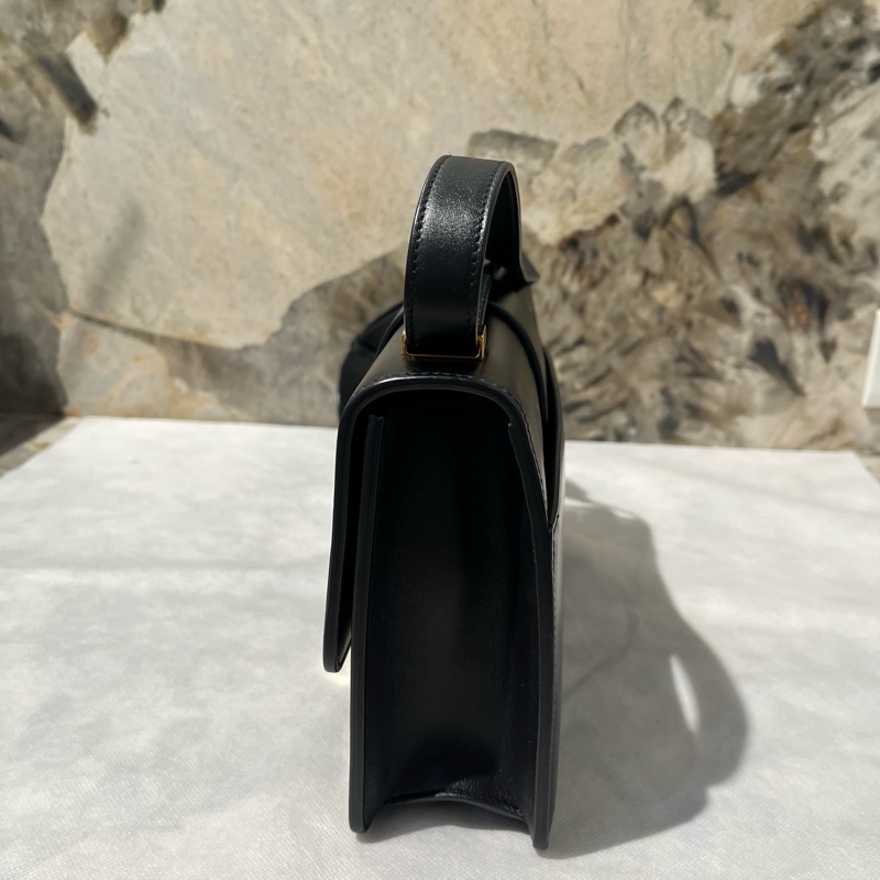 Dior黑金牛皮蒙田30-3