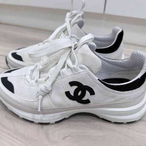 ❤️❤️Chanel ❤️❤️香奈兒 黑白熊貓配色球鞋36號